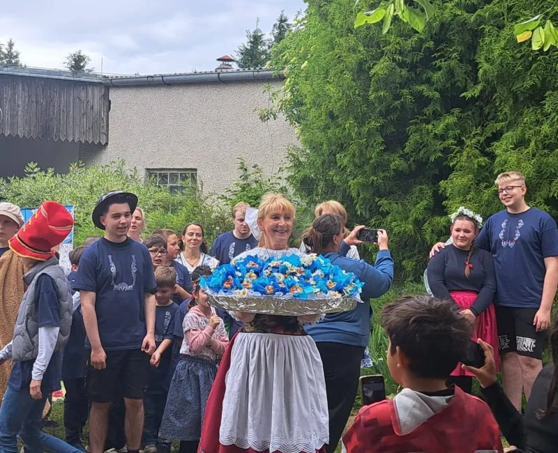 PROČ BYCHOM SE NETĚŠILI - ANEB ŠKOLA SLAVÍ 60 LET 