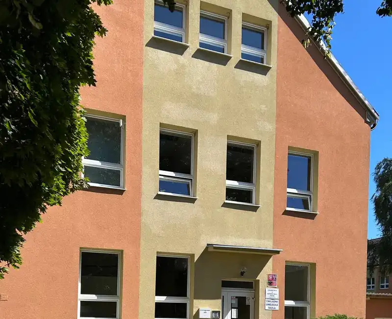 škola