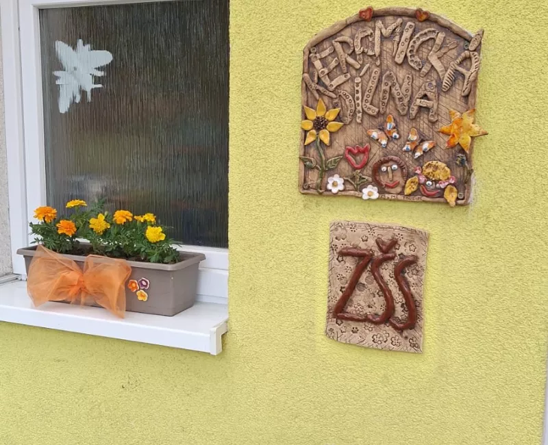 vchod ZŠ speciální