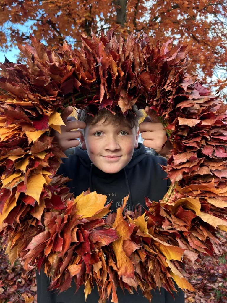 Někdy stačí jenom spadané listí