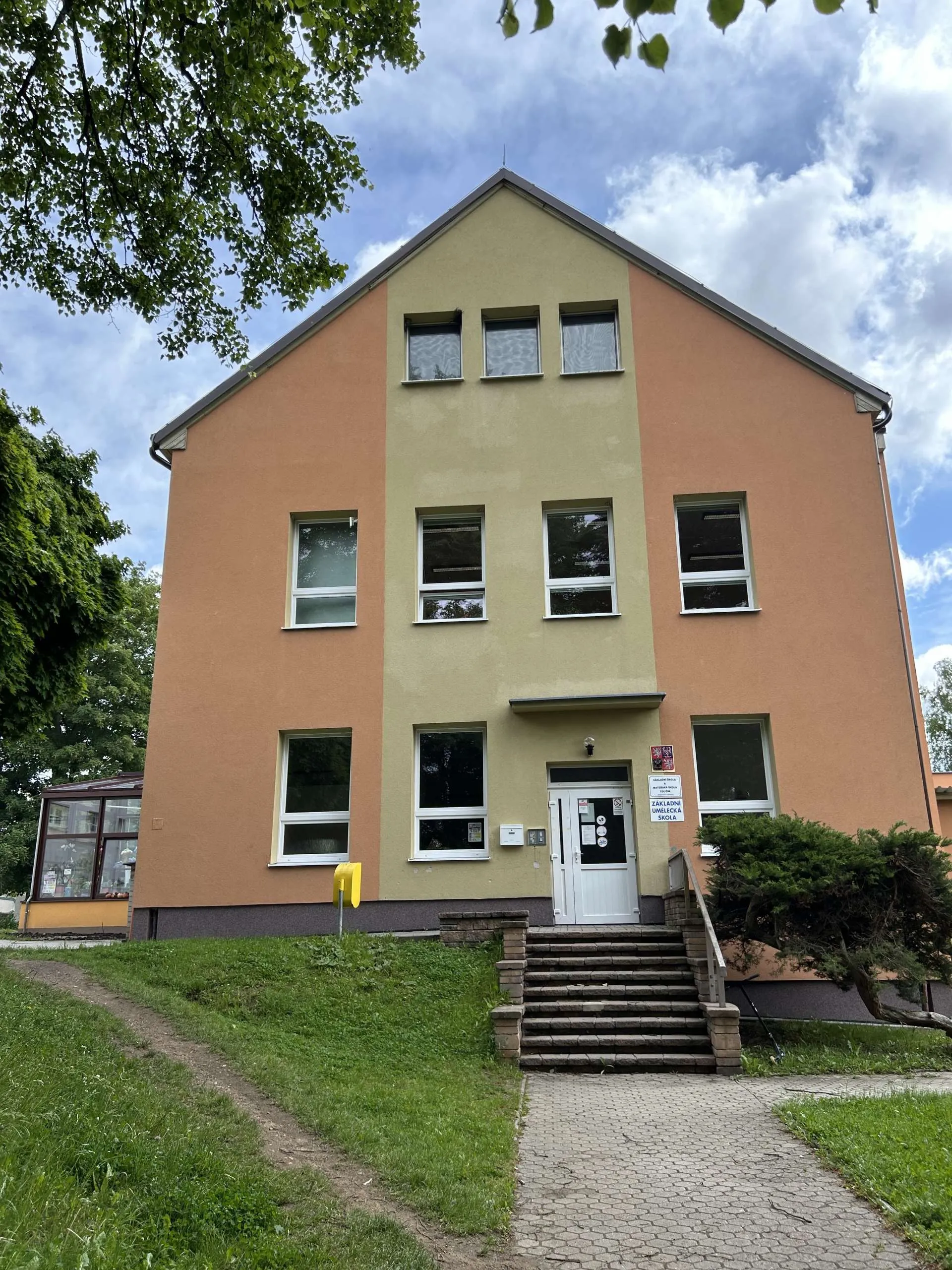 ZŠ vchod